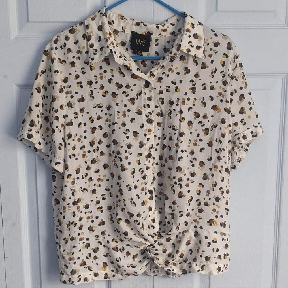 Anthropologie W5 White with Gold/Black Cheetah Print Blouse size Large
